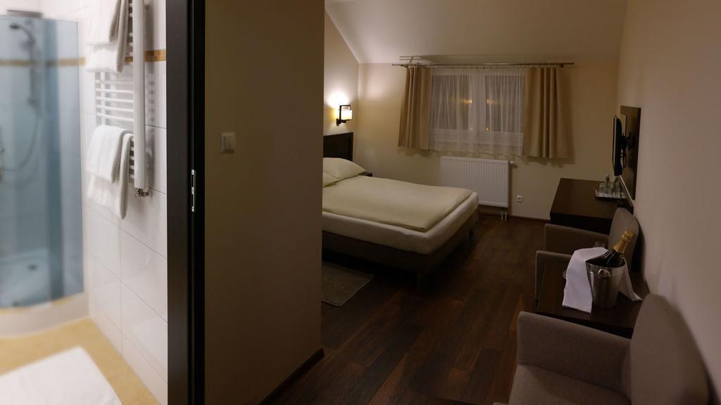 Hotel Pod Chelmem Ropa الغرفة الصورة